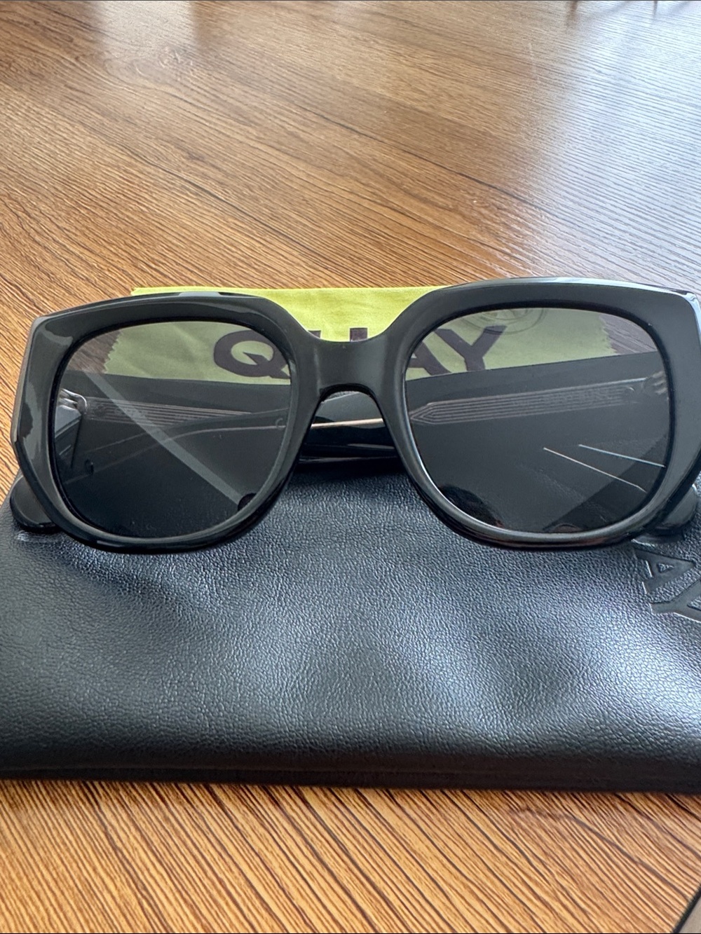 Quay Australia Sunglasses - Picture 7 of 7